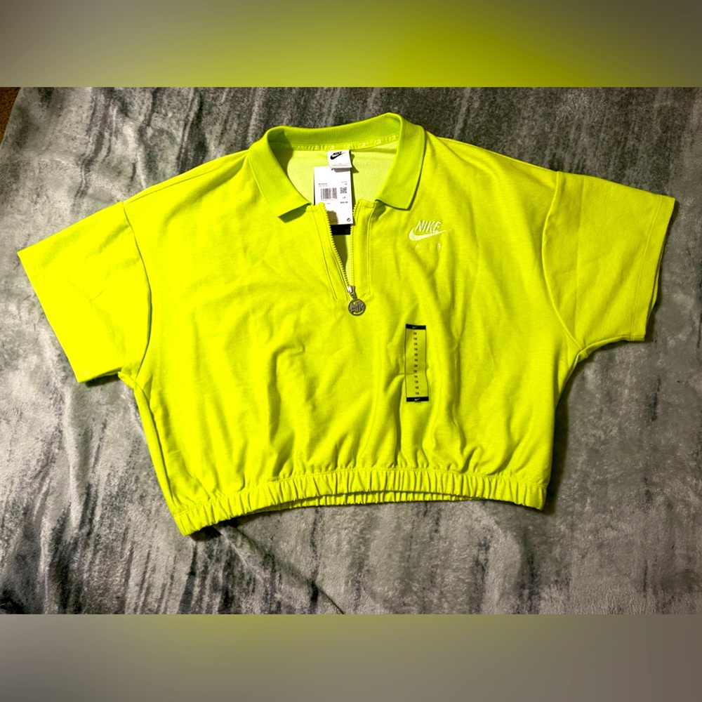 NWT NIKE WOMENS PLUS SIZE CROP SHIRT